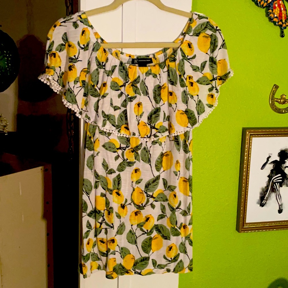 Lemons print off the shoulder international concepts top